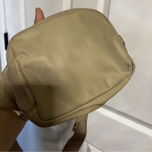 Lululemon belt bag - Picture 5 of 6